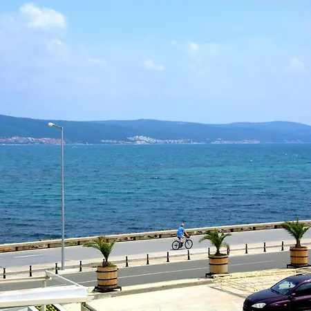 Heaven Apartment Nessebar